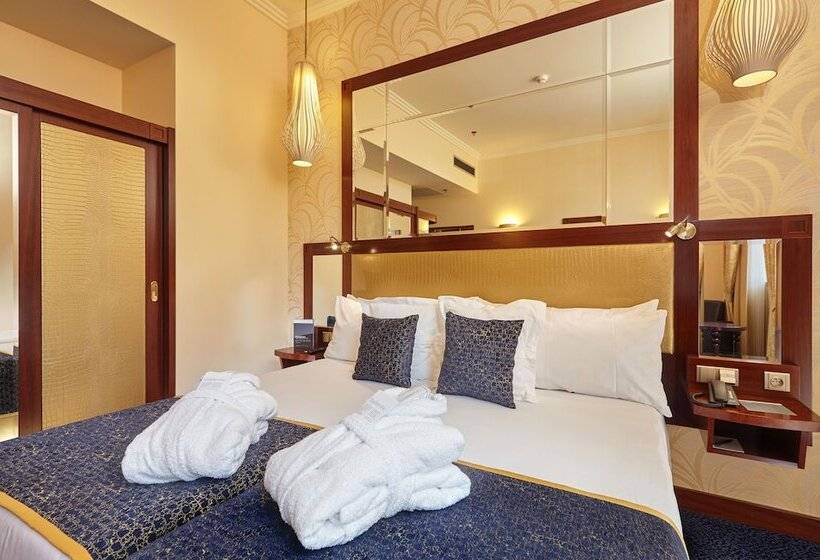 Quarto Superior, Occidental Praha Wilson