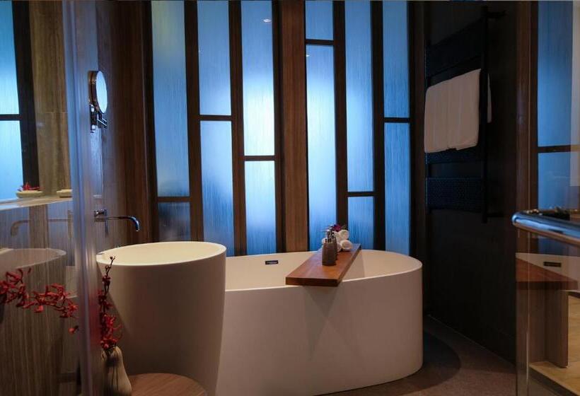 اتاق پرمیوم با چشم‌انداز دریا, Prana Resort Nandana
