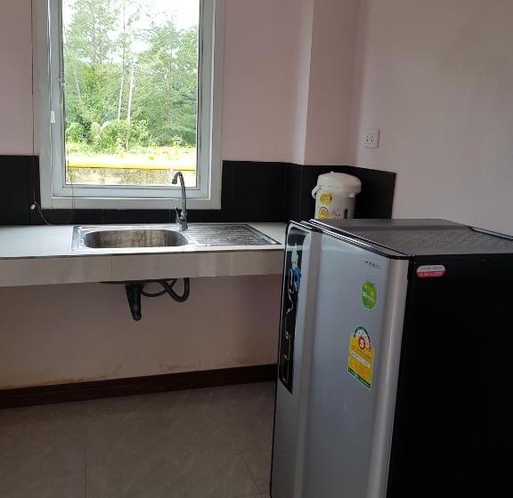 Номер Superior, Spy Home