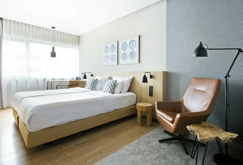标准间, Urban Lodge