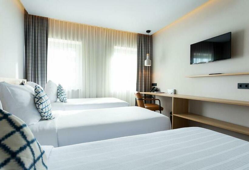 Quarto Familiar, Urban Lodge