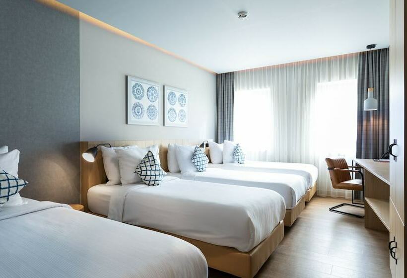 Quarto Familiar, Urban Lodge