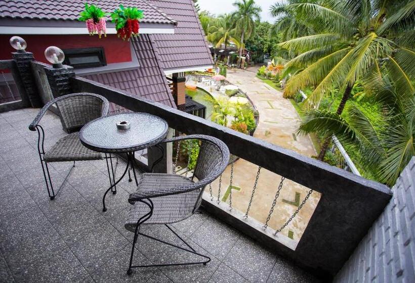 اتاق لوکس سه تخته, Is Am O Chiang Mai Resort