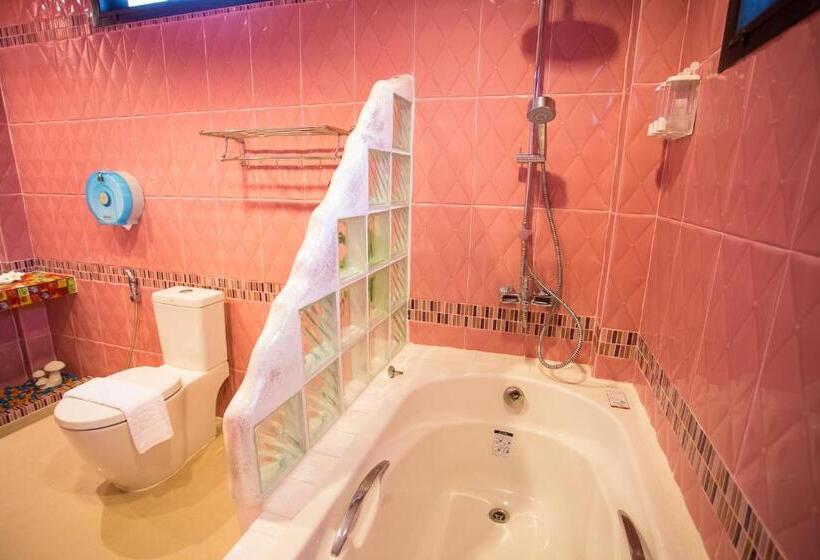 سوییت جونیور, Is Am O Chiang Mai Resort