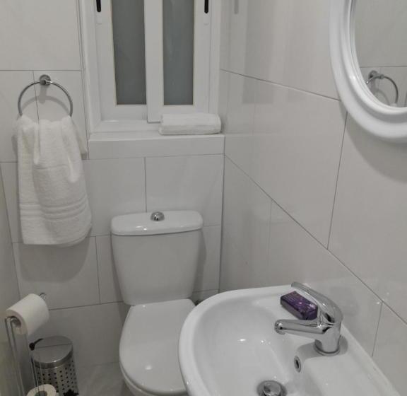 اتاق استاندارد با چشم‌انداز شهر, Limestone Sun Suites