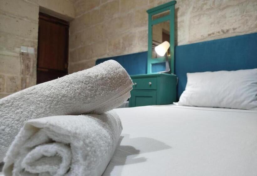 اتاق استاندارد با تراس, Limestone Sun Suites