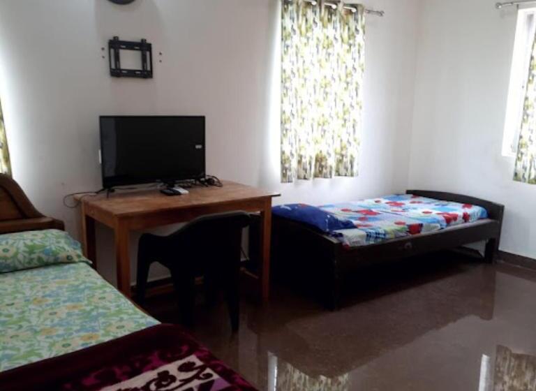 اتاق لوکس سه تخته, Aiims Nagar Rest House Bhubaneswar