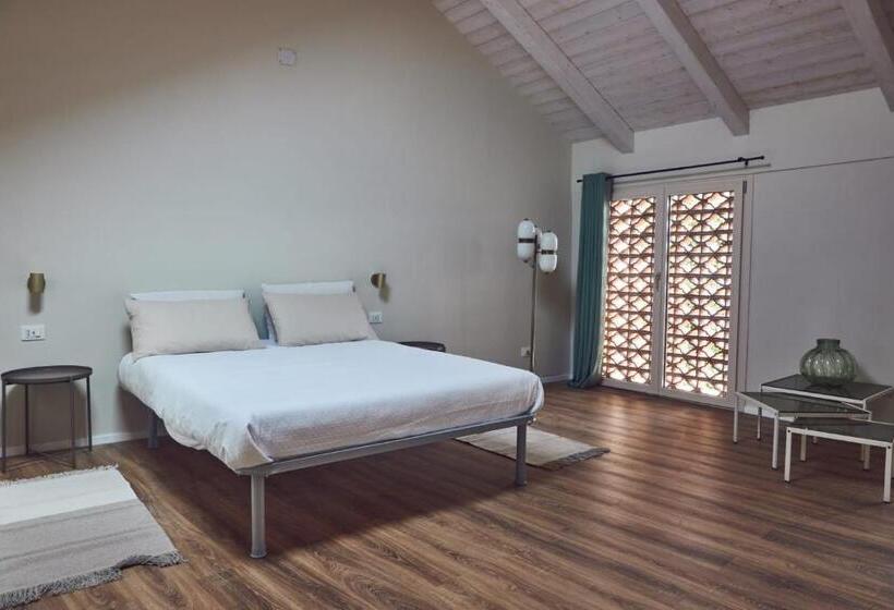 سوئیت جونیور با چشم‌انداز باغ, Cascina Cortese