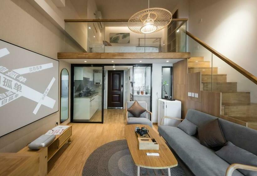 اتاق اجرایی با تخت بزرگ, Wesu Apartment Shenzhen Futian Bagualing Branch