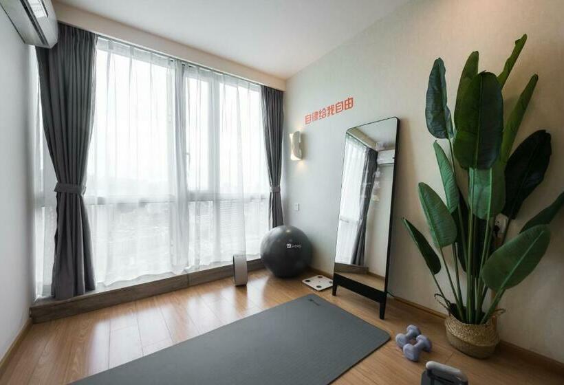 اتاق اجرایی با تخت بزرگ, Wesu Apartment Shenzhen Futian Bagualing Branch