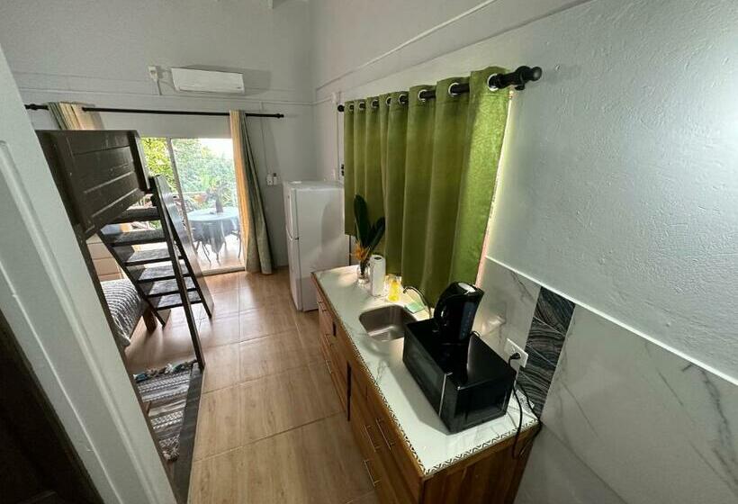 اتاق استاندارد سه تخته با بالکن, Guava Shores Castara