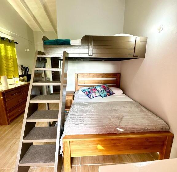 اتاق استاندارد سه تخته با بالکن, Guava Shores Castara