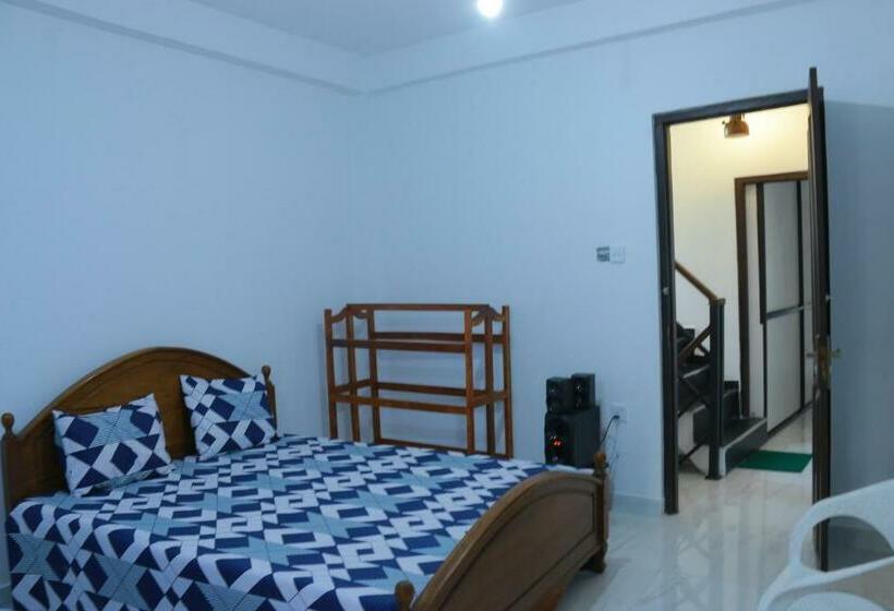 四人标准间, Rochesta Holiday Inn