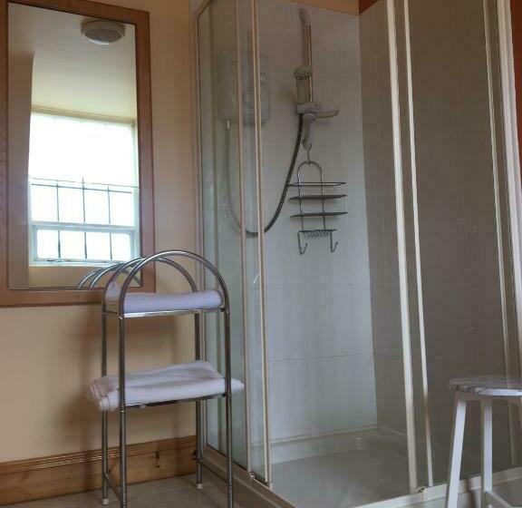 اتاق استاندارد با تخت بزرگ, The Clady