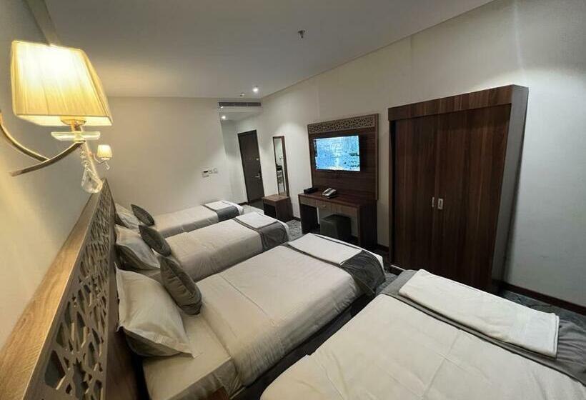 Economy Quadruple Room, فندق بياك أوتيل الروضة