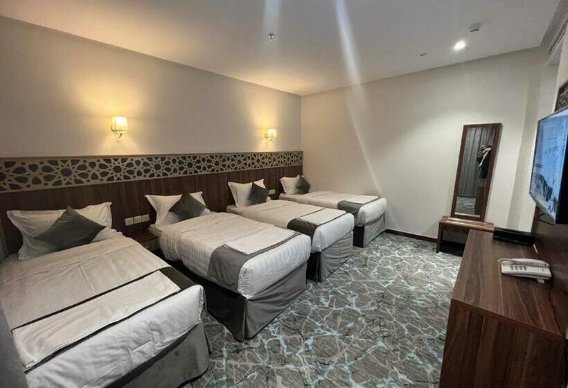 Economy Quadruple Room, فندق بياك أوتيل الروضة