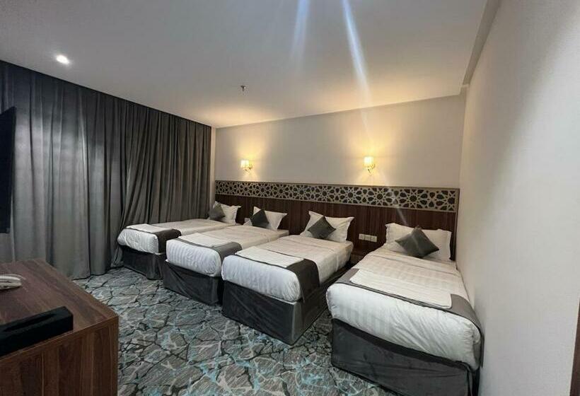 Economy Quadruple Room, فندق بياك أوتيل الروضة