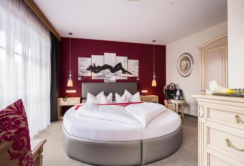 Полулюкс с Балконом, .. Mein Romantisches Hotel Toalstock