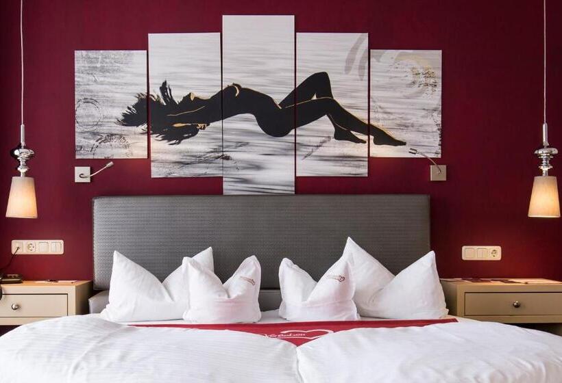 Полулюкс с Балконом, .. Mein Romantisches Hotel Toalstock