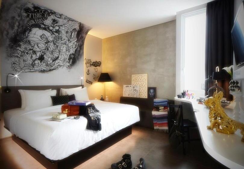 Студия Стандарт, Artotel Thamrin Jakarta