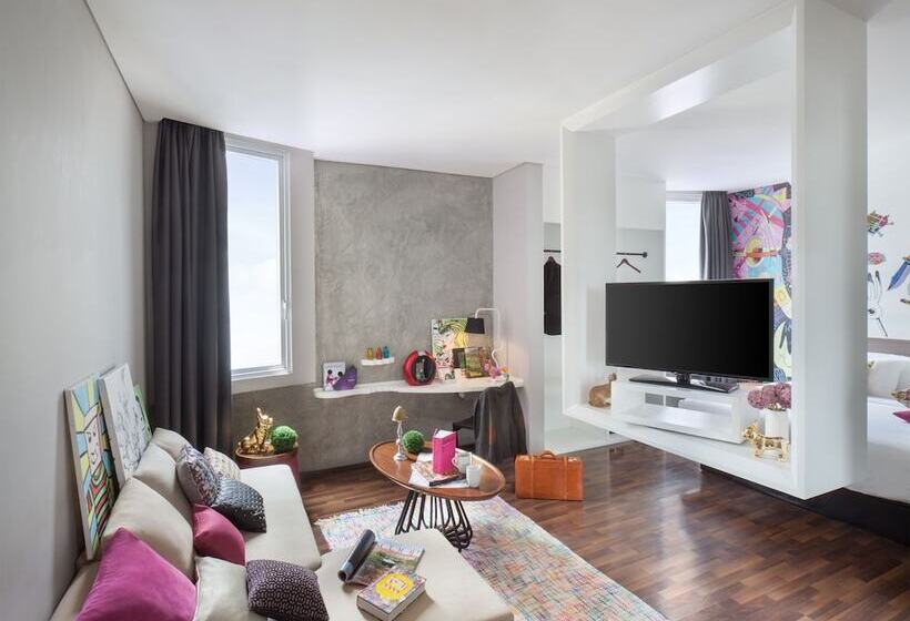 Студия Стандарт, Artotel Thamrin Jakarta