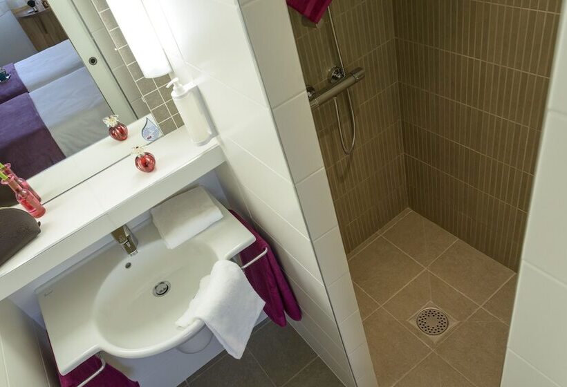Номер Стандарт, Brit Hotel Reims Croix Blandin