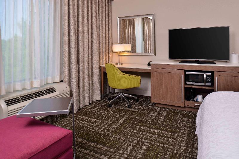 Quarto Estandar Cama King, Hampton Inn & Suites Dallas Market Center