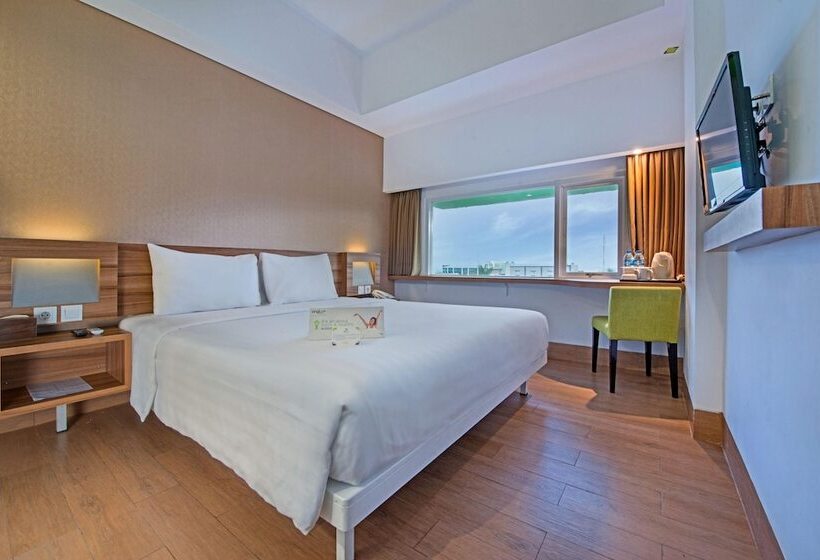 Номер Deluxe, Whiz Prime Hotel Balikpapan