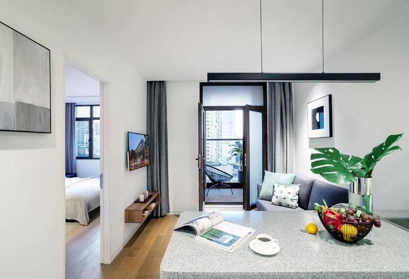 استودیو استاندارد با بالکن, Base Pusan Serviced Apartment  Shanghai New International Expo Centre