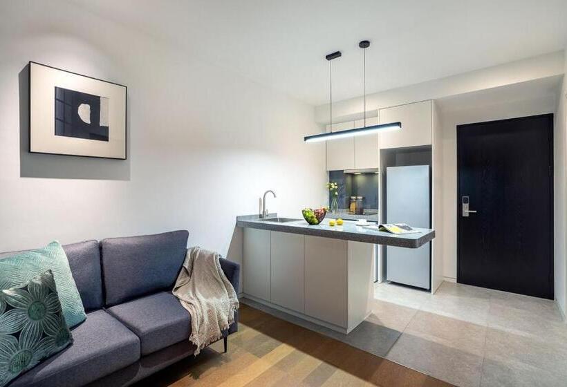 استودیو استاندارد با بالکن, Base Pusan Serviced Apartment  Shanghai New International Expo Centre