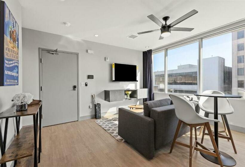 استودیوی استاندارد, 175 Lex   Walkable Downtown Lexington & Rupp Arena   Full Condos