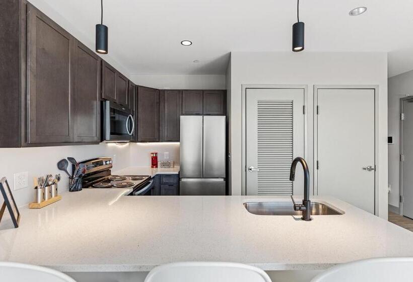 آپارتمان سوپریور 1 خوابه, 175 Lex   Walkable Downtown Lexington & Rupp Arena   Full Condos