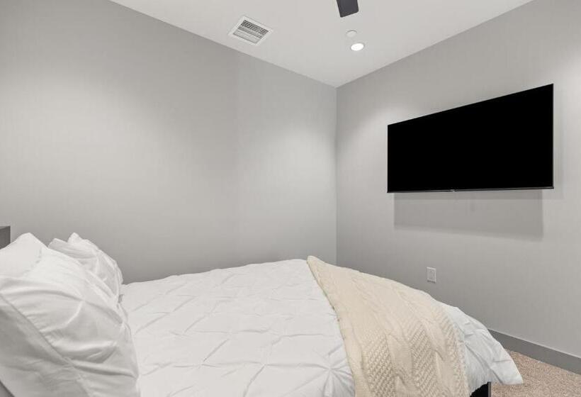آپارتمان سوپریور 1 خوابه, 175 Lex   Walkable Downtown Lexington & Rupp Arena   Full Condos