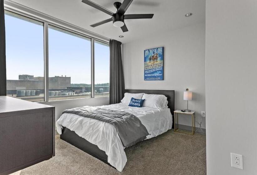 اتاق استاندارد, 175 Lex   Walkable Downtown Lexington & Rupp Arena   Full Condos