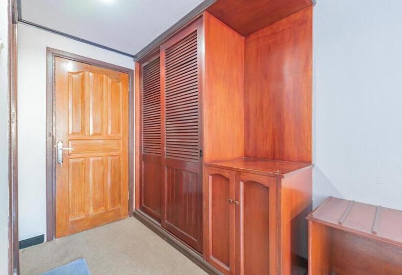 Номер Deluxe, Reddoorz Near Plaza Balikpapan