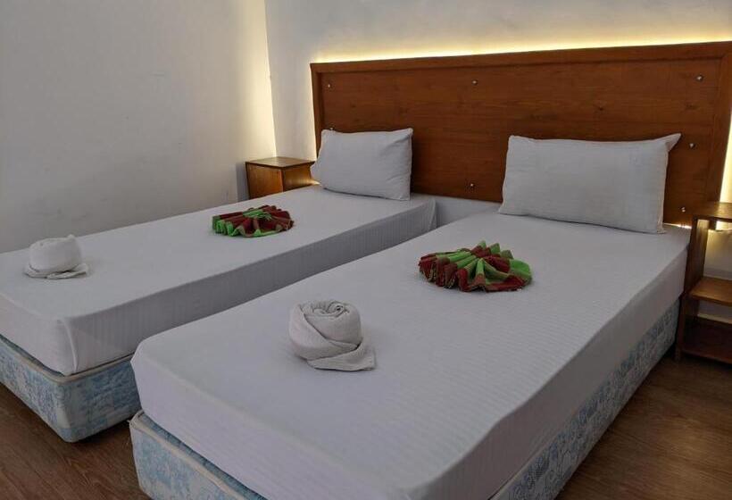 اتاق اکونومی یک تخته, Sky View Villas