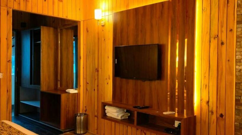스탠다드 룸 킹사이즈 침대, Qcent Woods Resort & Spa, Rishikesh