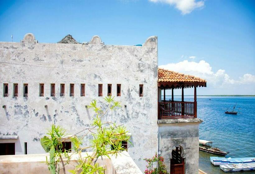 اتاق سوپریور با چشم‌انداز دریا, Lamu House