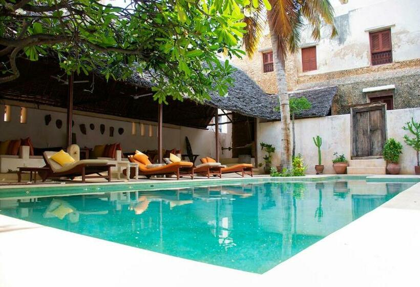 اتاق سه نفره سوپریور با چشم‌انداز دریا, Lamu House