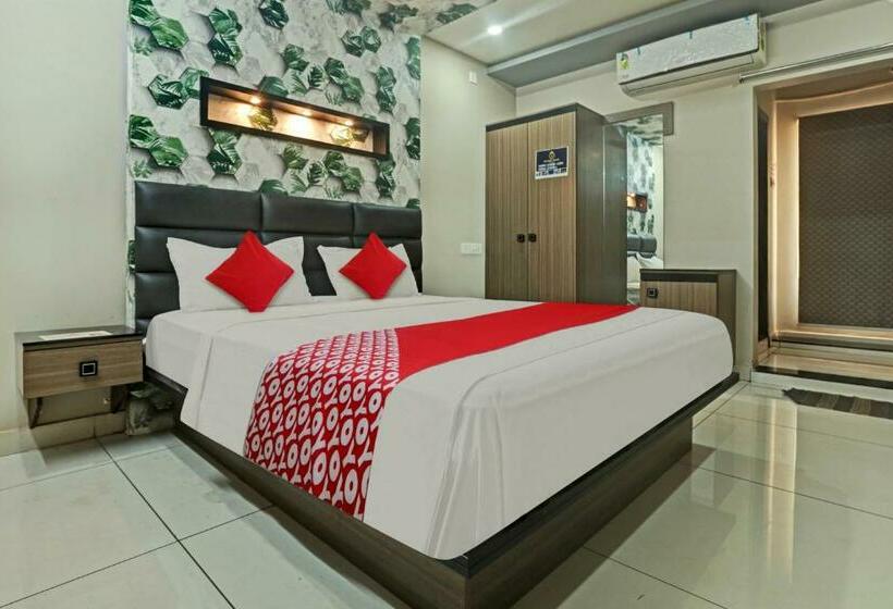 Номер Deluxe, Oyo Flagship 80569 Gokulam Grand