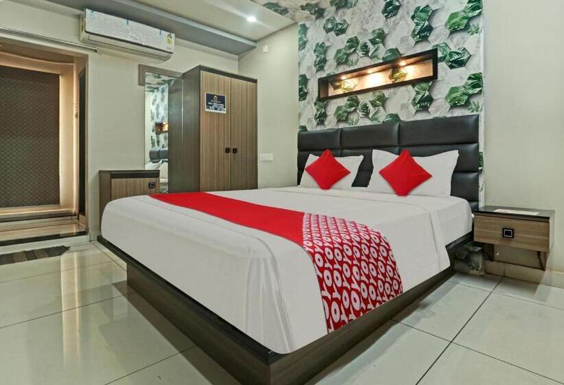 Номер Deluxe, Oyo Flagship 80569 Gokulam Grand