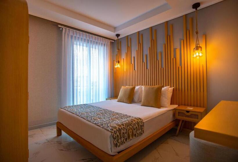 استودیوی استاندارد, La Terrazza