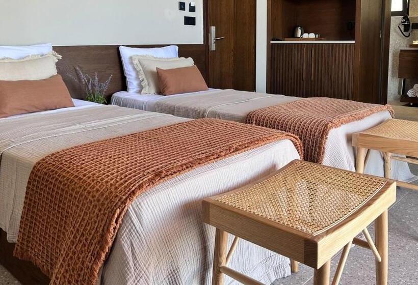 발코니가 있는 4인용 스탠다드 룸, Zaya çeşme Hotel & Beach