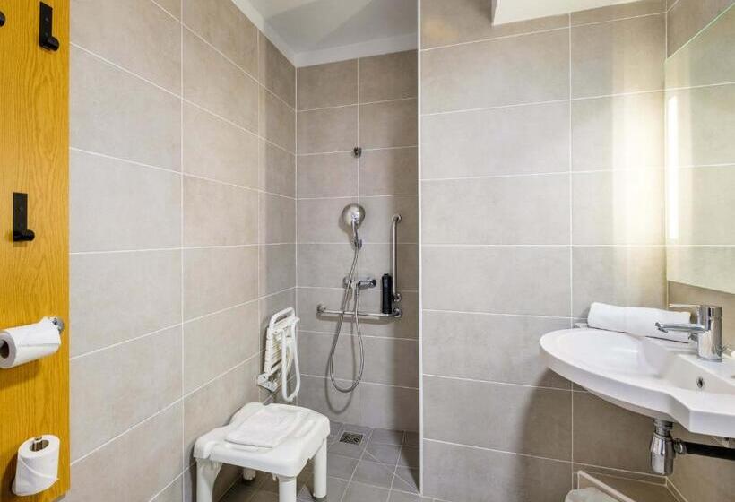 Номер Стандарт Адаптированный для Инвалидов, B&b Hotel Cannes La Bocca Plage