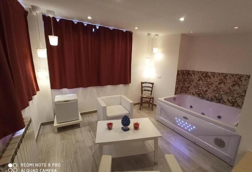 Suíte com Hidromassagem, B&b Triskèles