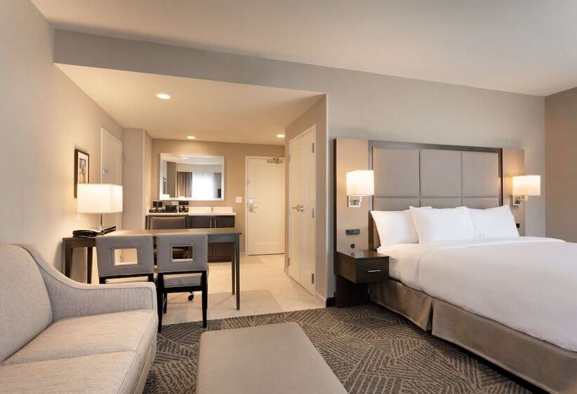 سوییت, Embassy Suites By Hilton Kansas City Olathe