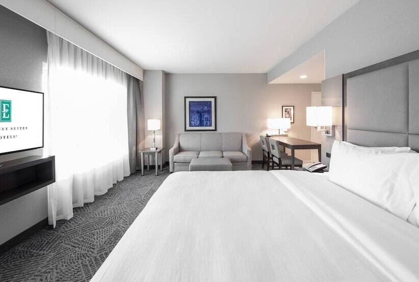 سوییت, Embassy Suites By Hilton Kansas City Olathe