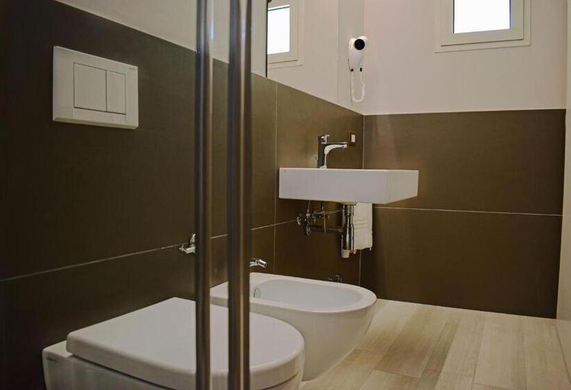 Quarto Triplo Estandar, Muccioli