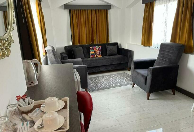 اتاق لوکس, Tiana Boutique