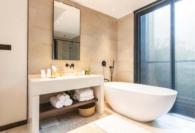 Quarto Familiar, Liangyun Ssaw Boutique